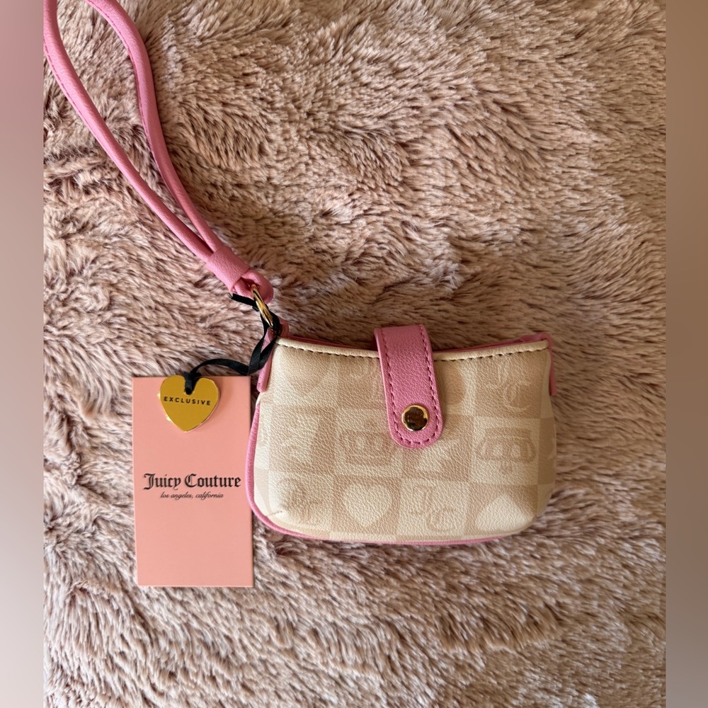 JUICY COUTURE SANDSTONE SWEET BREAK TAKE MINI TAB WRISTLET 🌸